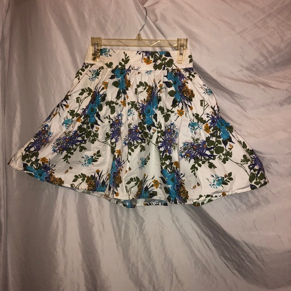 High Waist Floral Skirt - Picture 1 of 3